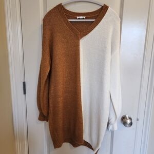 Steve Madden Brown and Cream V-Neck Sweater